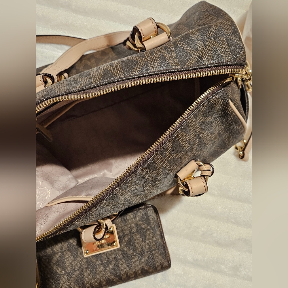 Michael Kors bag & wallet - Picture 4 of 4